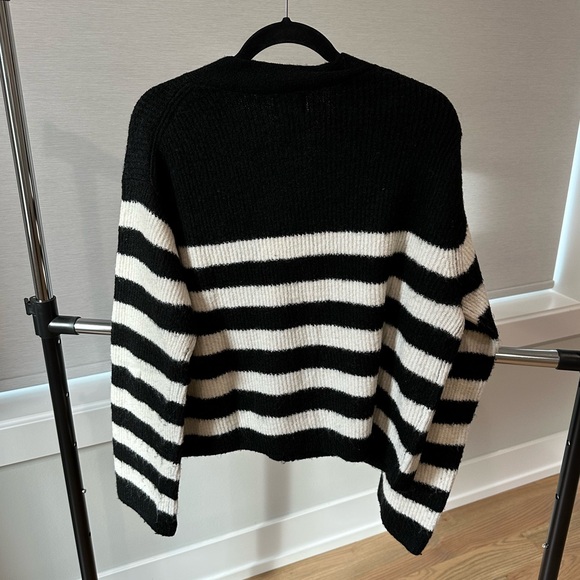 H&M Cardigan - Picture 2 of 2